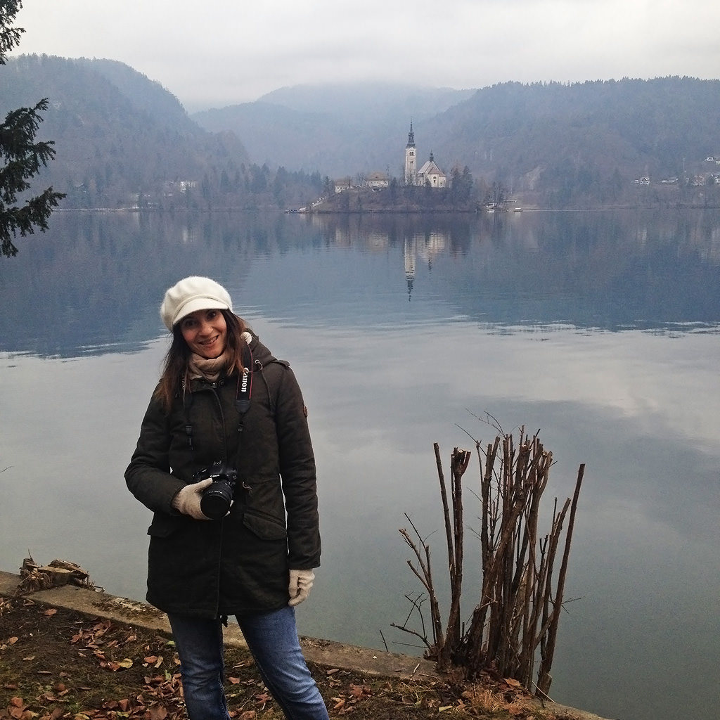Στο Bled της Σλοβενίας παραμονή Πρωτοχρονιάς, με παλτό Funky Budda